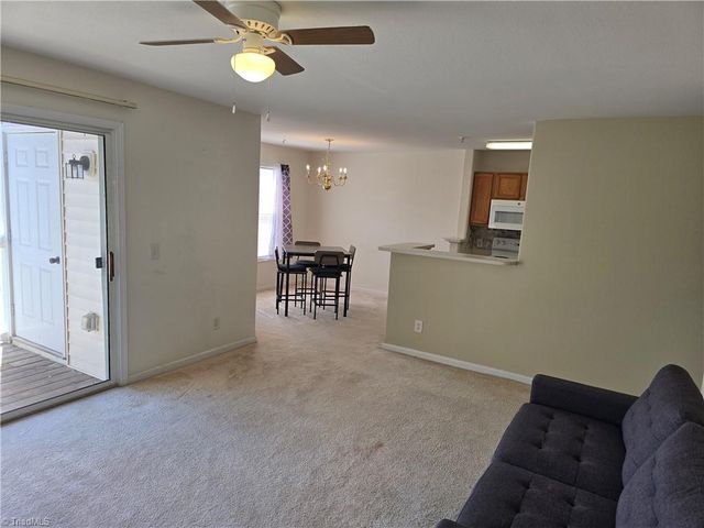 2207 Lambeth Farm Lane, Kernersville, NC 27284