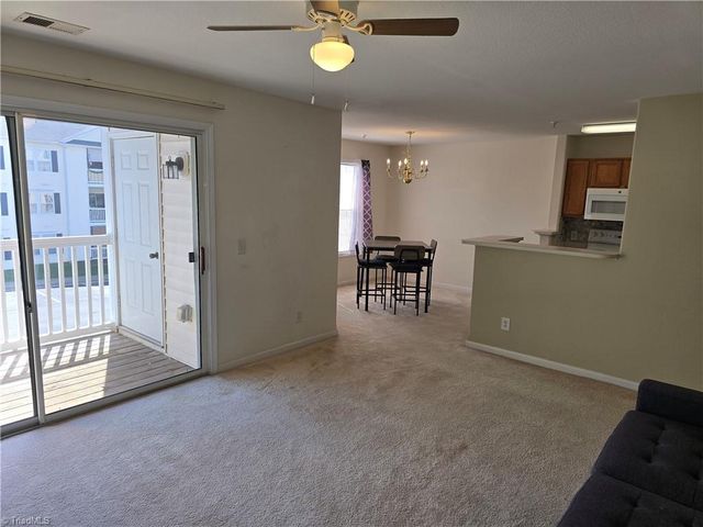 2207 Lambeth Farm Lane, Kernersville, NC 27284