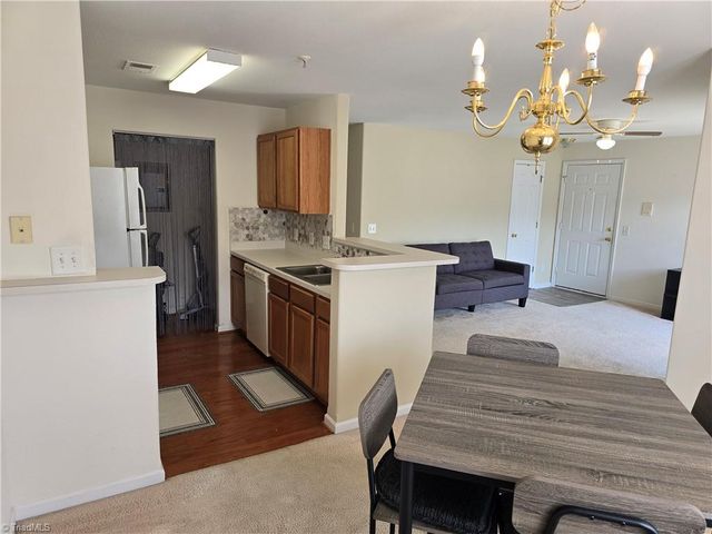 2207 Lambeth Farm Lane, Kernersville, NC 27284