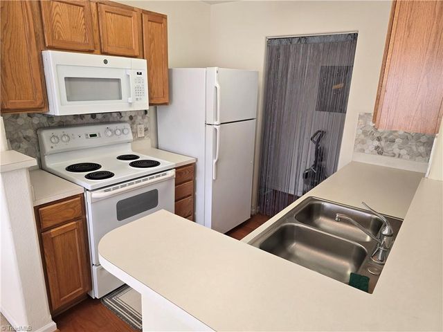 2207 Lambeth Farm Lane, Kernersville, NC 27284