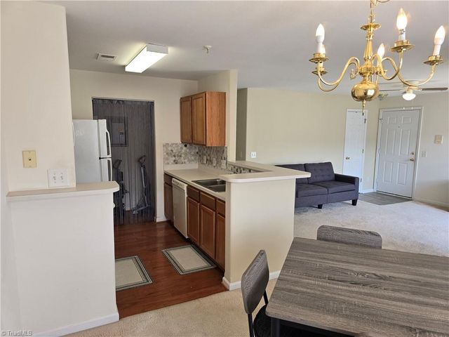 2207 Lambeth Farm Lane, Kernersville, NC 27284