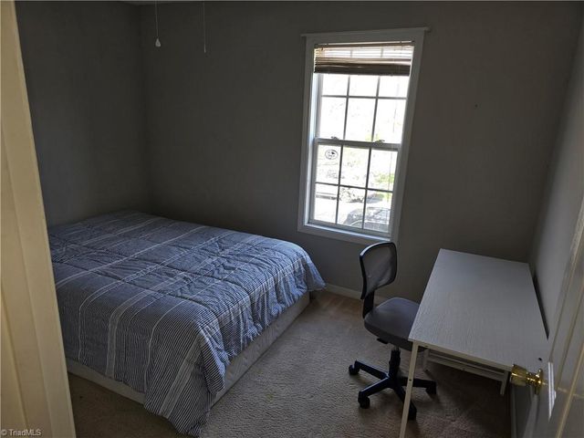 2207 Lambeth Farm Lane, Kernersville, NC 27284