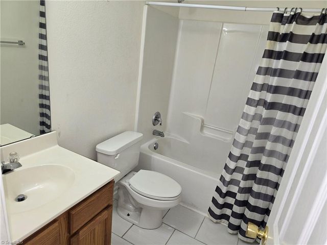 2207 Lambeth Farm Lane, Kernersville, NC 27284