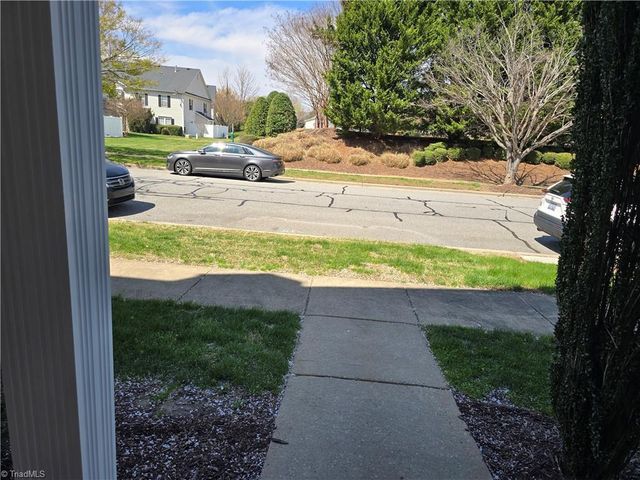 2207 Lambeth Farm Lane, Kernersville, NC 27284