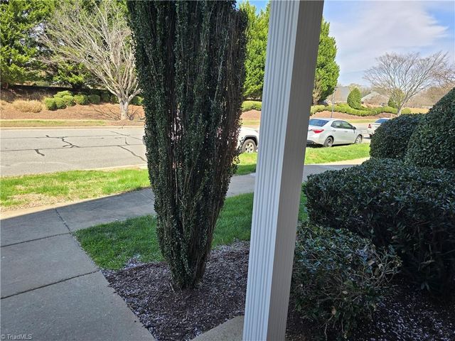 2207 Lambeth Farm Lane, Kernersville, NC 27284