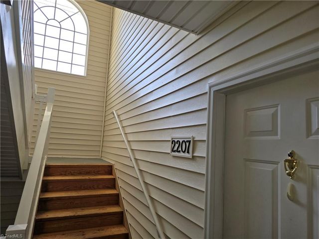 2207 Lambeth Farm Lane, Kernersville, NC 27284