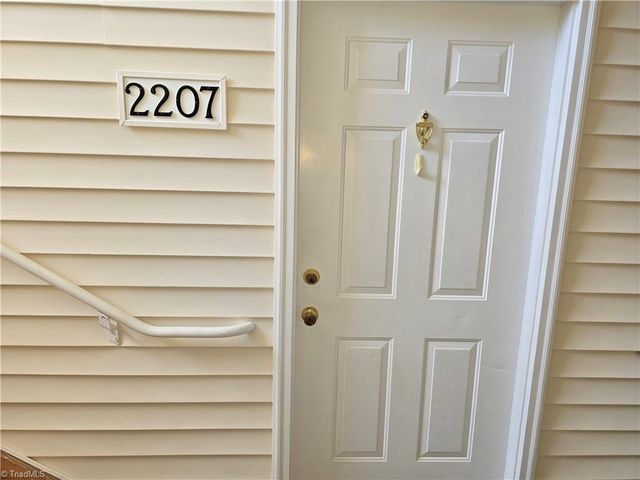 2207 Lambeth Farm Lane, Kernersville, NC 27284