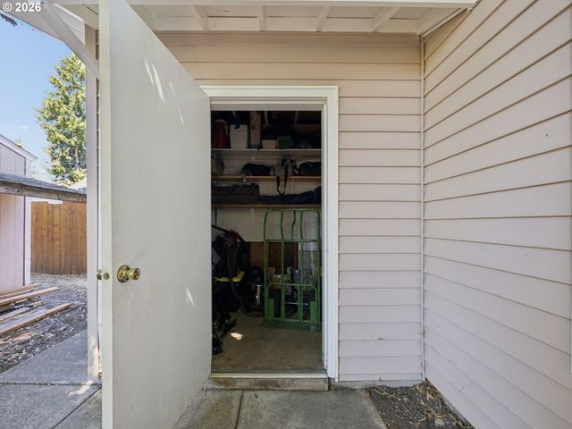 18035 BODLEY Ct, Sandy, OR 97055