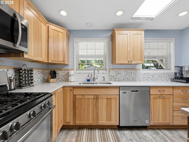 18035 BODLEY Ct, Sandy, OR 97055
