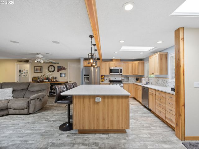 18035 BODLEY Ct, Sandy, OR 97055