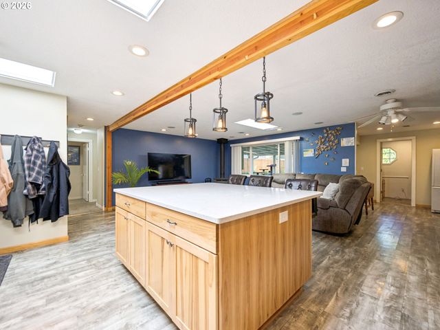 18035 BODLEY Ct, Sandy, OR 97055