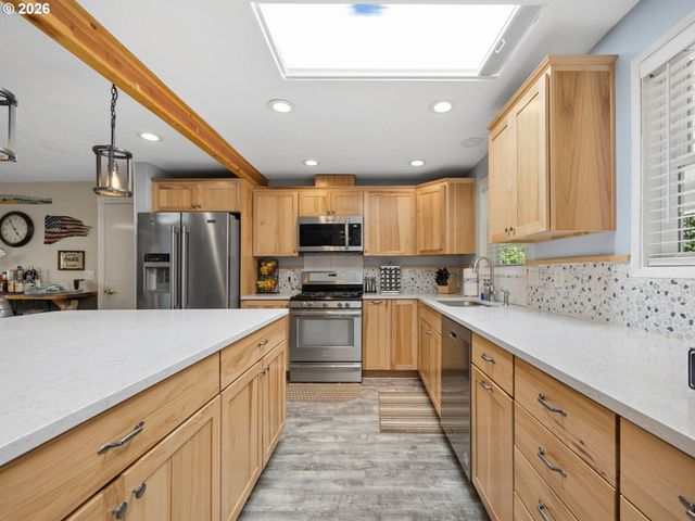 18035 BODLEY Ct, Sandy, OR 97055
