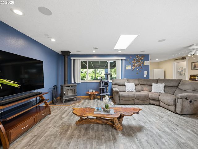 18035 BODLEY Ct, Sandy, OR 97055
