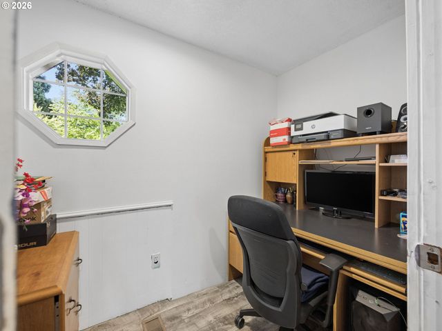 18035 BODLEY Ct, Sandy, OR 97055