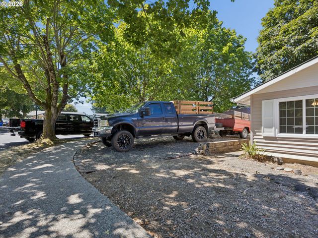 18035 BODLEY Ct, Sandy, OR 97055