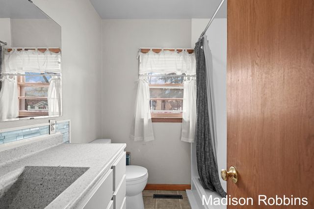 966 Roberts Street, Muskegon City, MI 49442