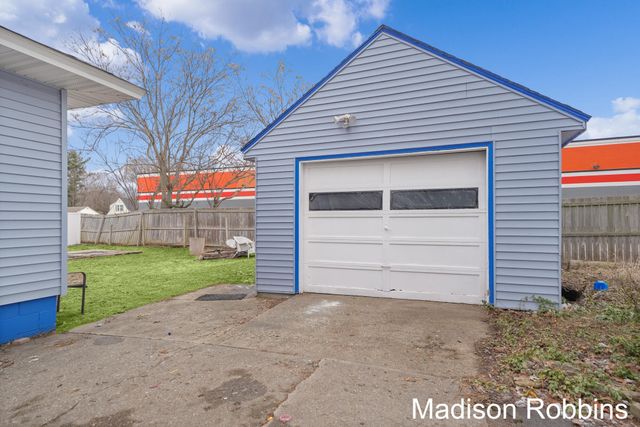 966 Roberts Street, Muskegon City, MI 49442