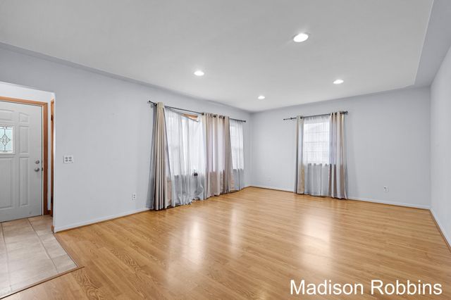 966 Roberts Street, Muskegon City, MI 49442