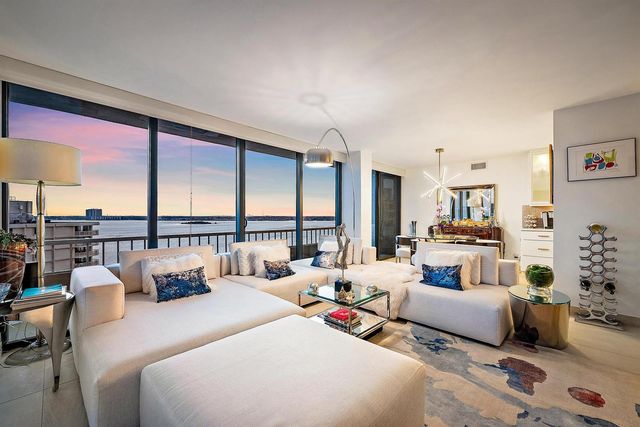 5510 N Ocean Drive 11b, Singer Island, FL 33404