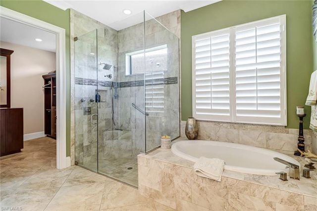 6487 Warwick AVE, Naples, FL 34113