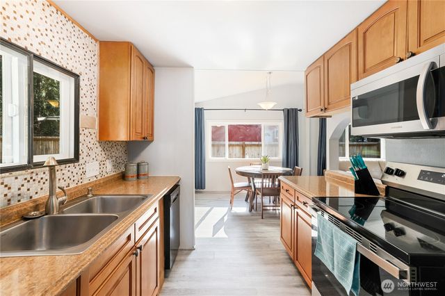 350 E Lakeshore Drive E, Shelton, WA 98584