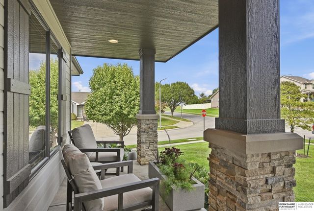 10602 S 212th Street, Gretna, NE 68028