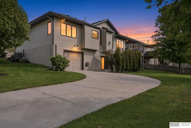 10602 S 212th Street, Gretna, NE 68028