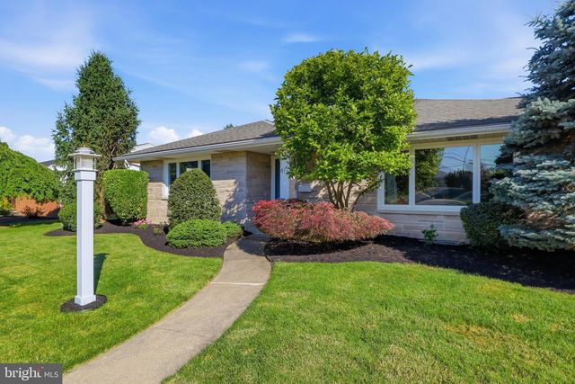 412 W CARACAS AVE, Hershey, PA 17033