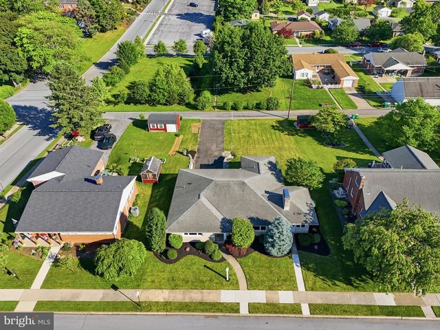 412 W CARACAS AVE, Hershey, PA 17033