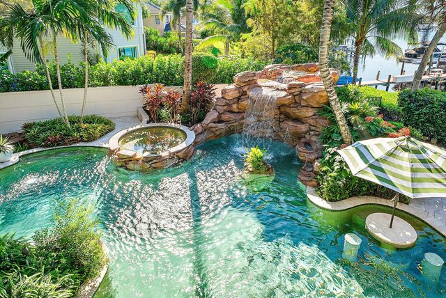 18163 SE Ridgeview Drive, Tequesta, FL 33469