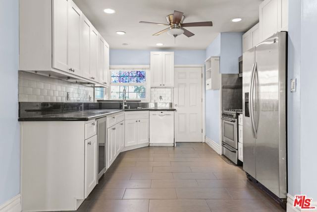 11641 Blythe Street, North Hollywood (los Angeles), CA 91605