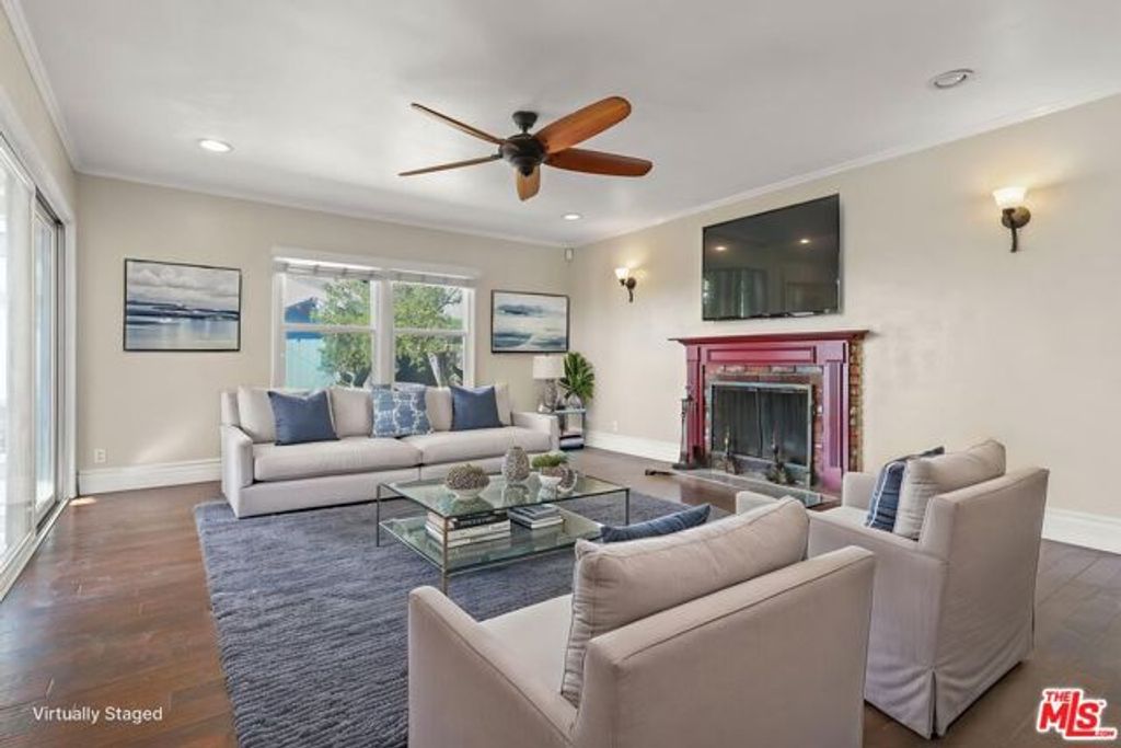 11641 Blythe Street, North Hollywood (los Angeles), CA 91605
