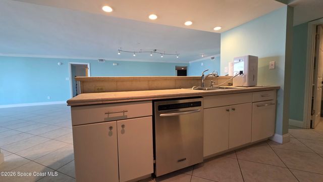 3223 S Atlantic Avenue 405, Cocoa Beach, FL 32931