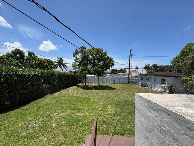 459 SE 3rd St, Hialeah, FL 33010