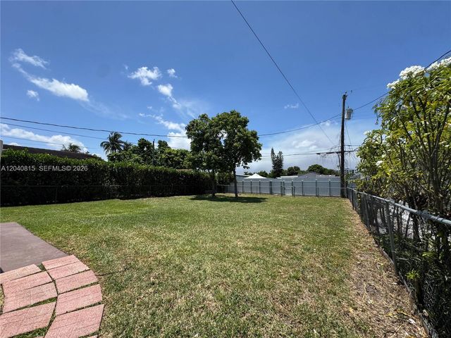 459 SE 3rd St, Hialeah, FL 33010