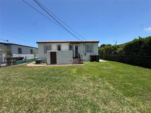 459 SE 3rd St, Hialeah, FL 33010