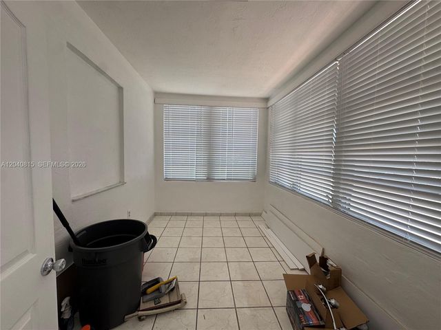 459 SE 3rd St, Hialeah, FL 33010