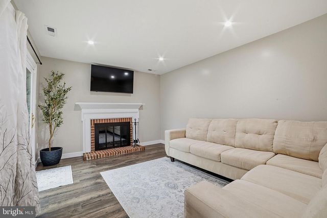148 HAMPTON DR, Langhorne, PA 19047