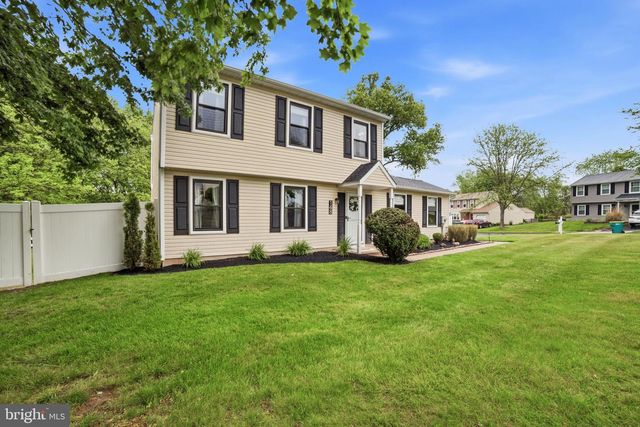 148 HAMPTON DR, Langhorne, PA 19047