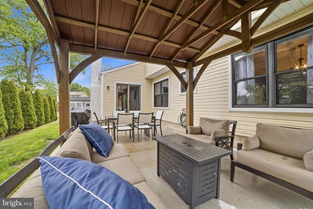 148 HAMPTON DR, Langhorne, PA 19047