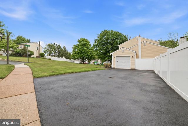 148 HAMPTON DR, Langhorne, PA 19047
