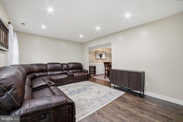 148 HAMPTON DR, Langhorne, PA 19047