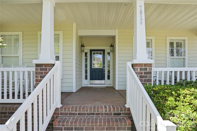 7816 Whisperingwood Drive, Harrisburg, NC 28075