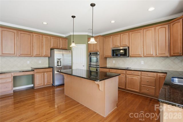 7816 Whisperingwood Drive, Harrisburg, NC 28075