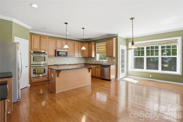 7816 Whisperingwood Drive, Harrisburg, NC 28075