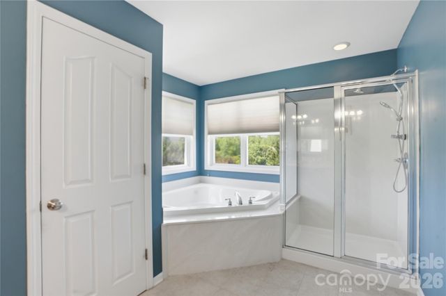 7816 Whisperingwood Drive, Harrisburg, NC 28075