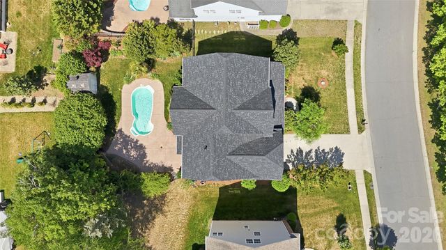 7816 Whisperingwood Drive, Harrisburg, NC 28075
