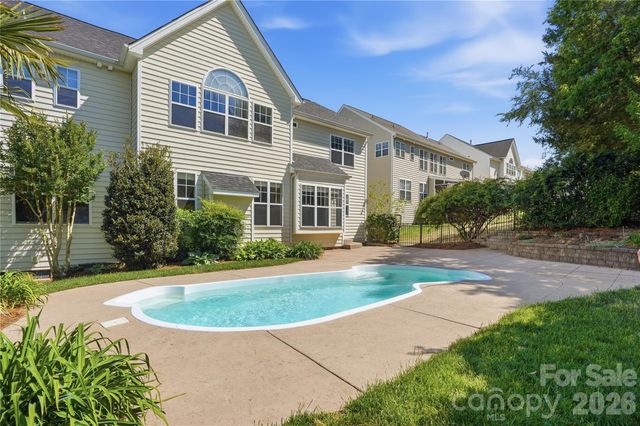 7816 Whisperingwood Drive, Harrisburg, NC 28075