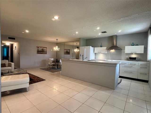 14492 Canalview Drive B, Delray Beach, FL 33484