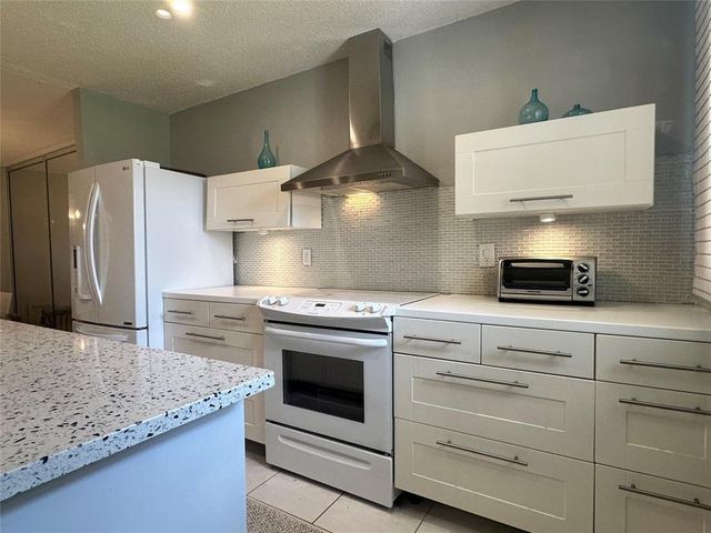 14492 Canalview Drive B, Delray Beach, FL 33484